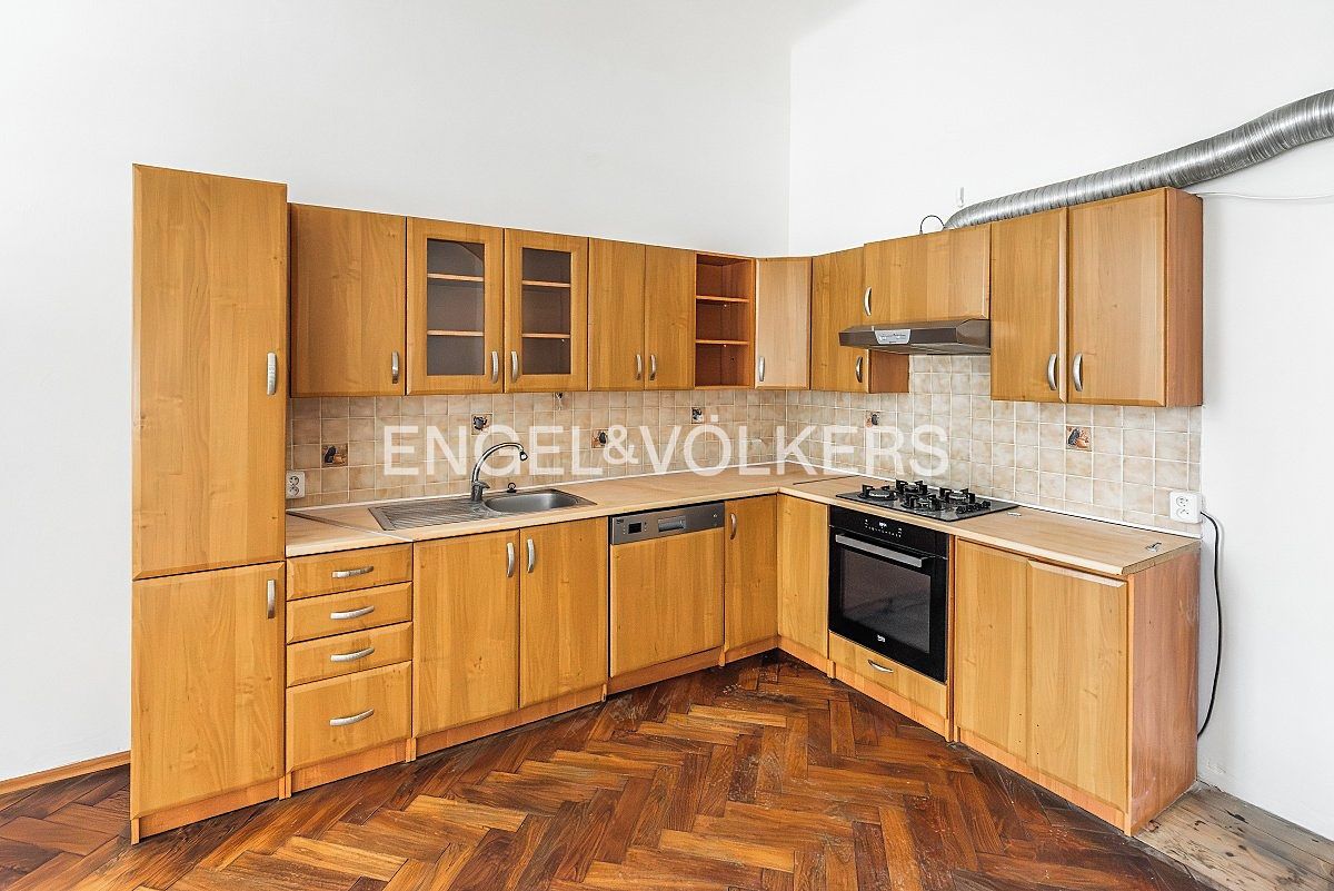 Pronájem bytu 4+kk 113 m² – fotografie 3