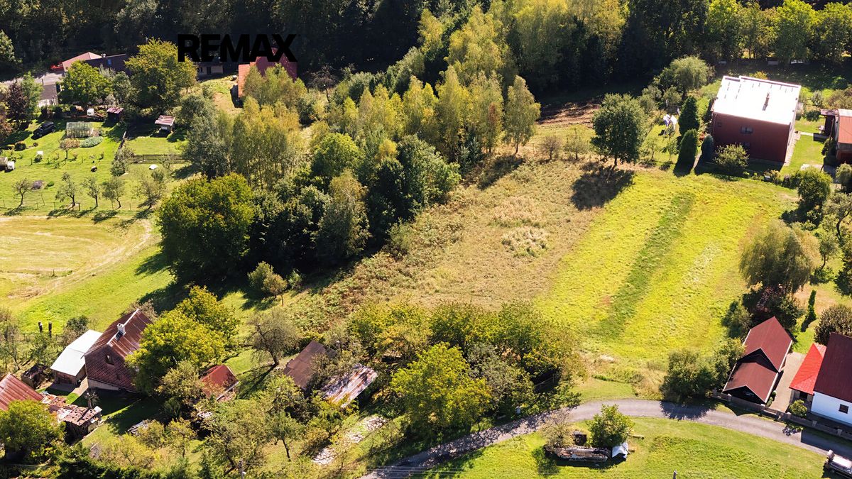 Prodej stavebního pozemku 865 m² – fotografie 3