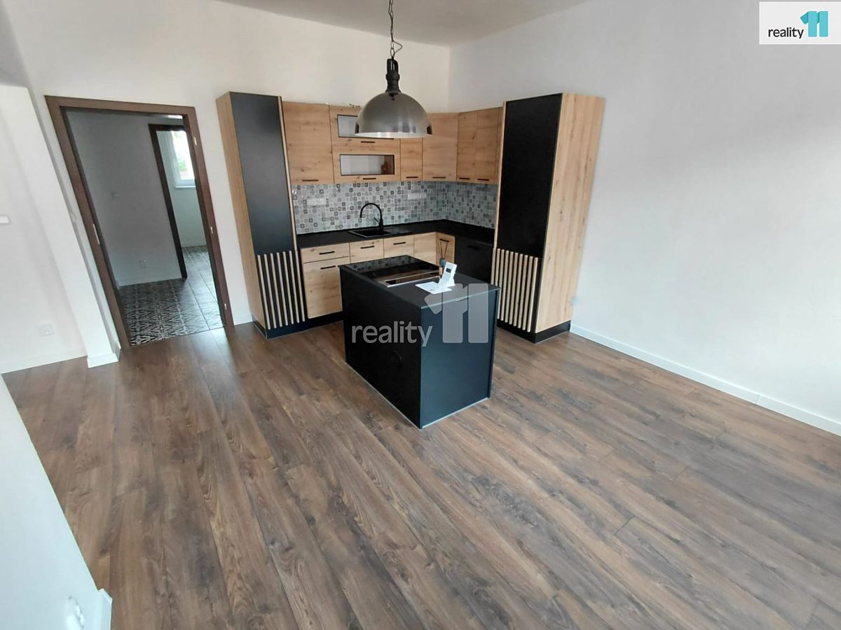 Pronájem bytu 3+1 97 m² – fotografie 3