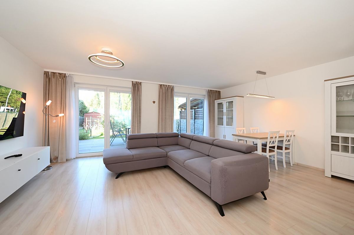 Pronájem rodinného domu 130 m², pozemek 229 m² – fotografie 2