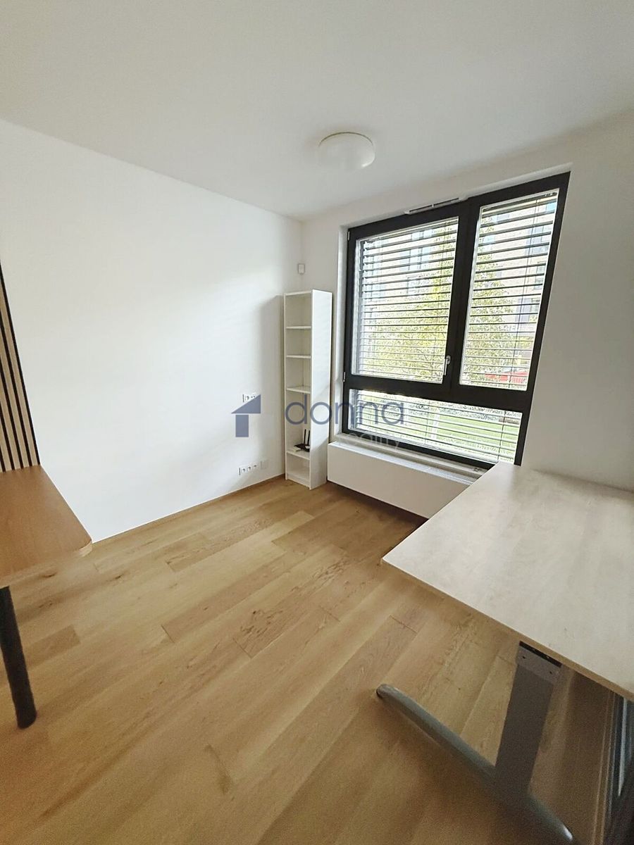 Pronájem bytu 1+kk 39 m² – fotografie 4