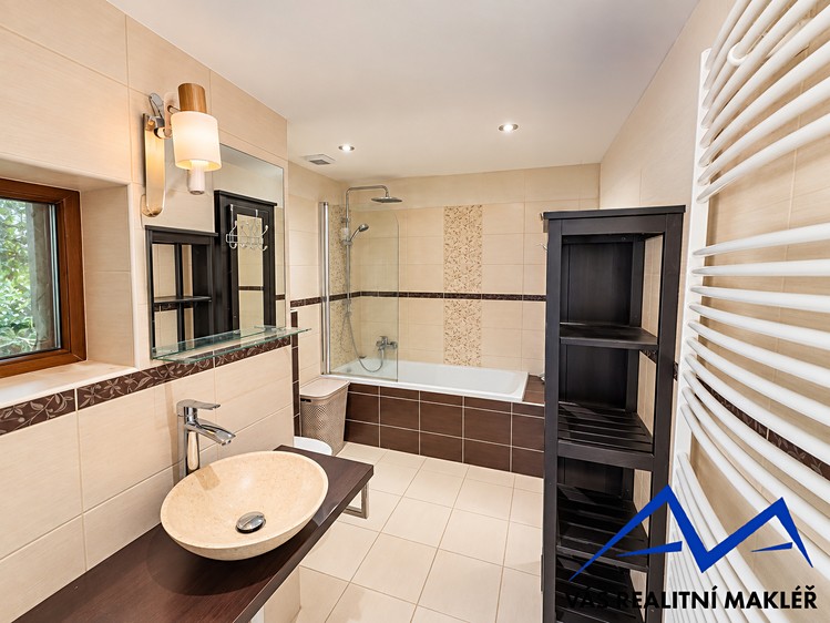 Комерційне приміщення на продаж, 140 м² (6 з 37)