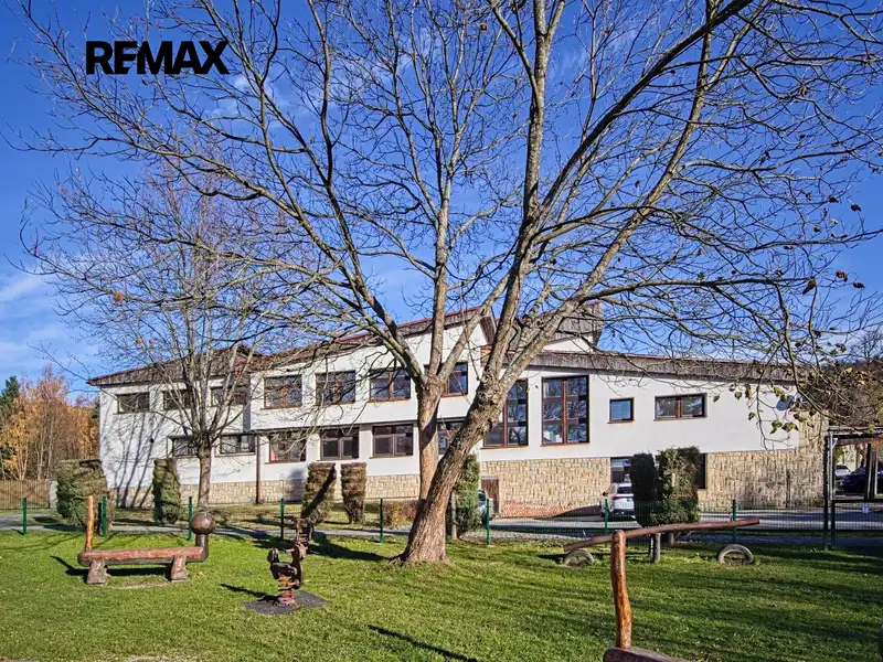 Prodej ubytovacího zařízení 1770 m², Velké Karlovice – náhled fotky 2
