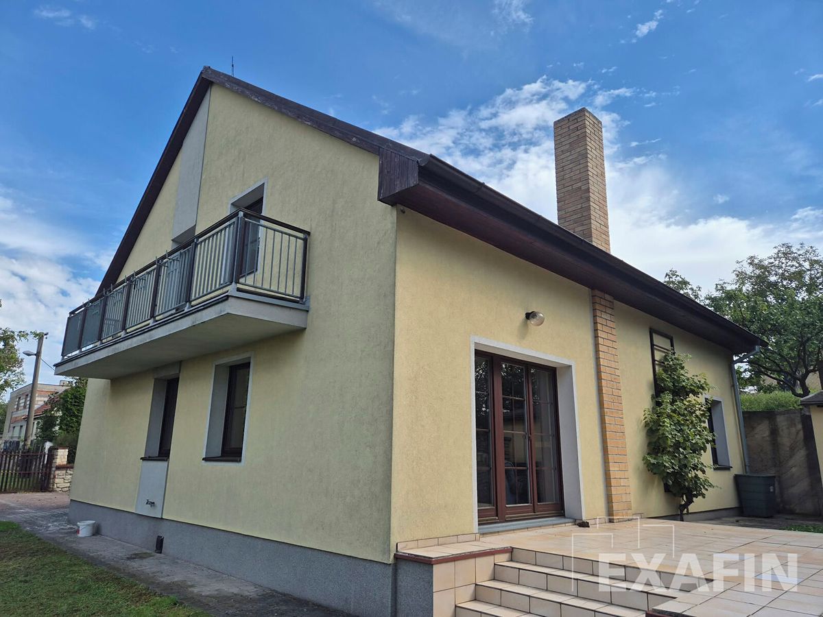Pronájem rodinného domu 184 m², pozemek 598 m²