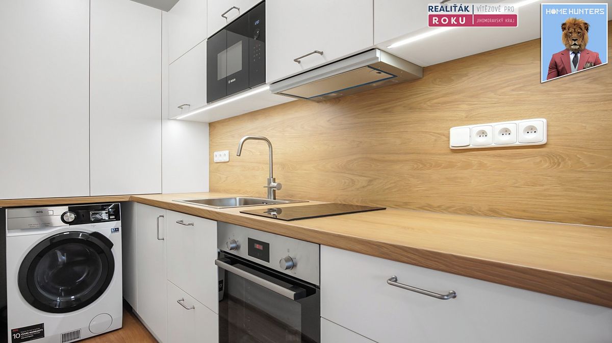 Pronájem bytu 1+kk 38 m²