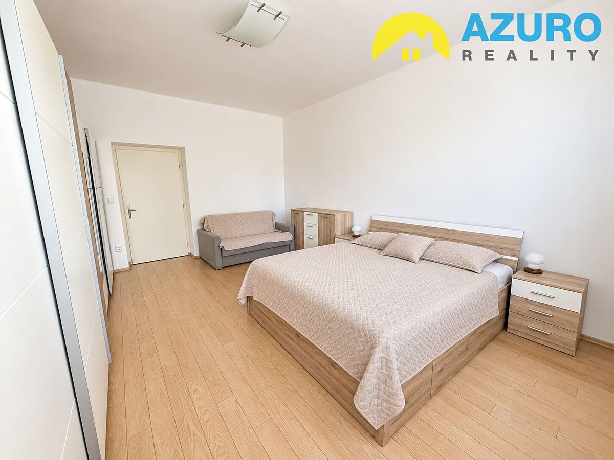 Pronájem bytu 2+1 89 m² – fotografie 4