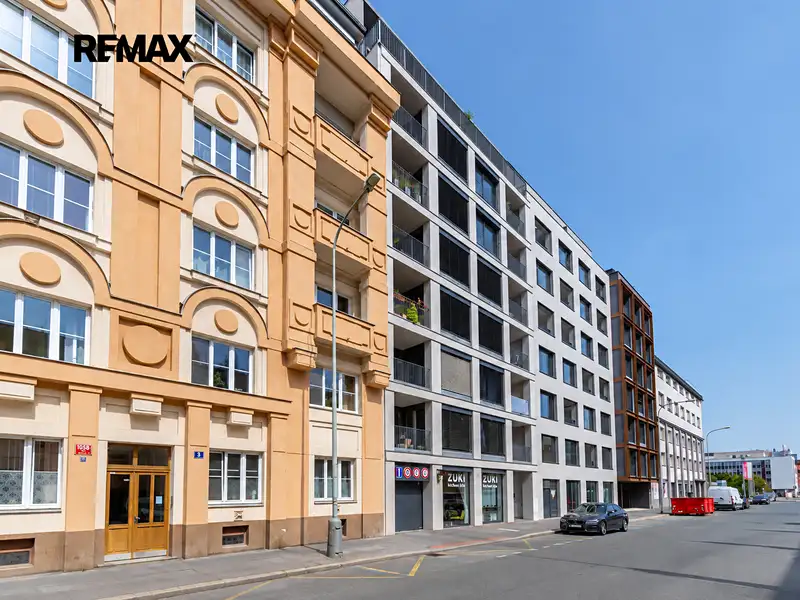 Pronájem bytu 1+kk 45 m², Praha – náhled fotky 1
