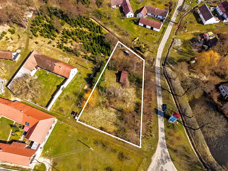 Prodej stavebního pozemku 2012 m², Vydří – náhled fotky 1