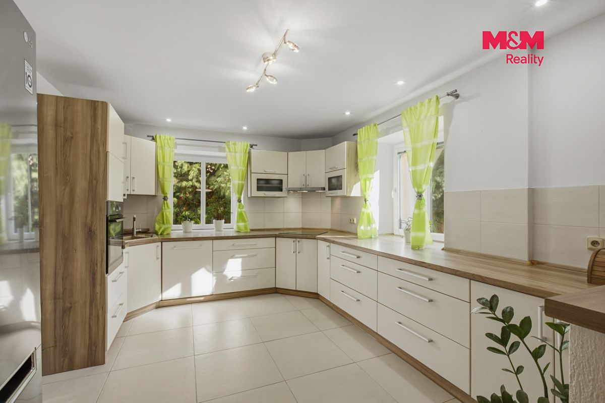 Prodej rodinného domu 118 m², pozemek 1017 m² – fotografie 4
