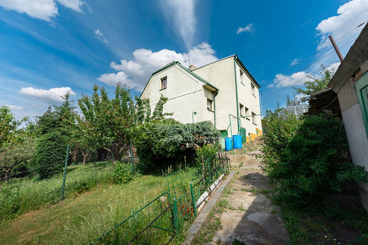 Prodej rodinného domu 238 m², pozemek 791 m² – fotografie 2