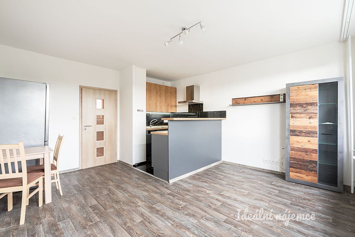 Pronájem bytu 2+kk 44 m² – fotografie 2