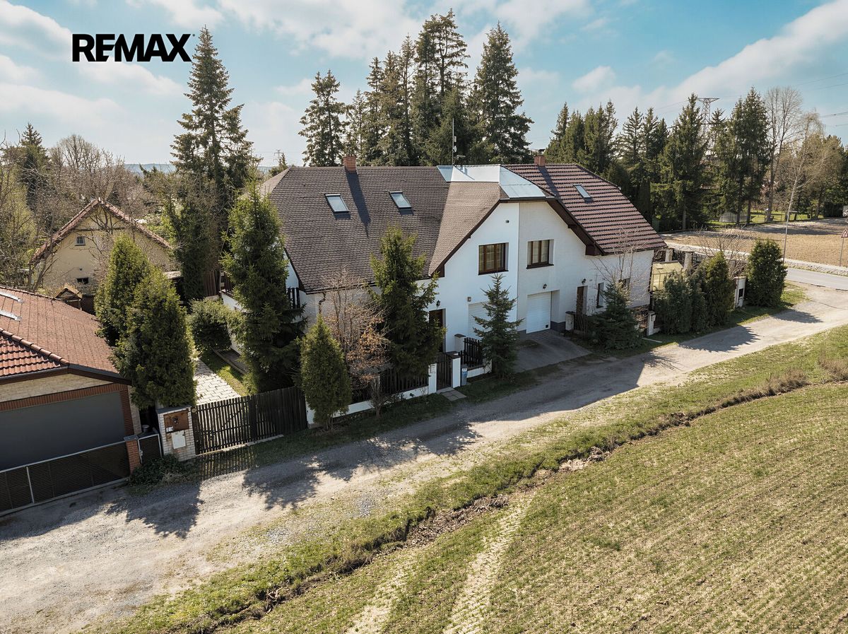 Pronájem rodinného domu 196 m², pozemek 480 m² – fotografie 2