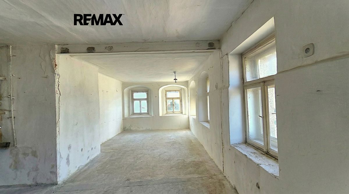 Prodej vícegeneračního domu 680 m², pozemek 721 m² – fotografie 4