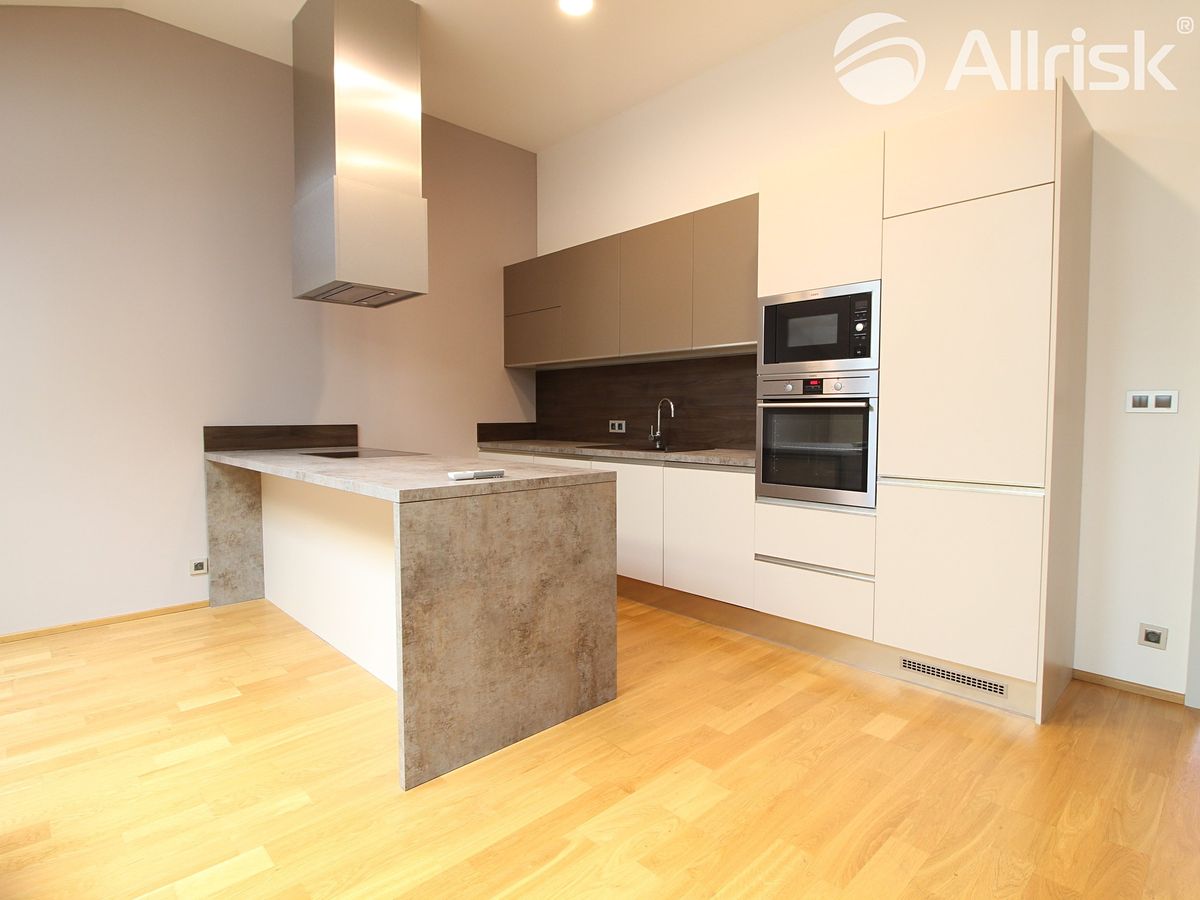 Pronájem bytu 2+kk 68 m² – fotografie 2