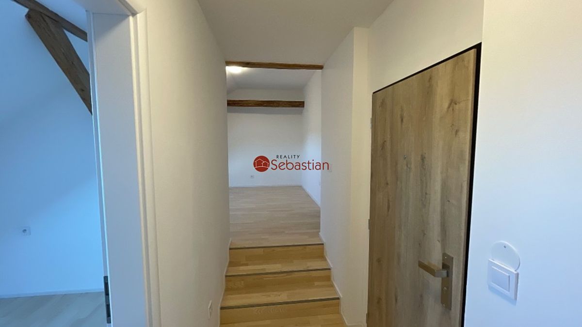 Pronájem bytu 4+kk 99 m² – fotografie 5