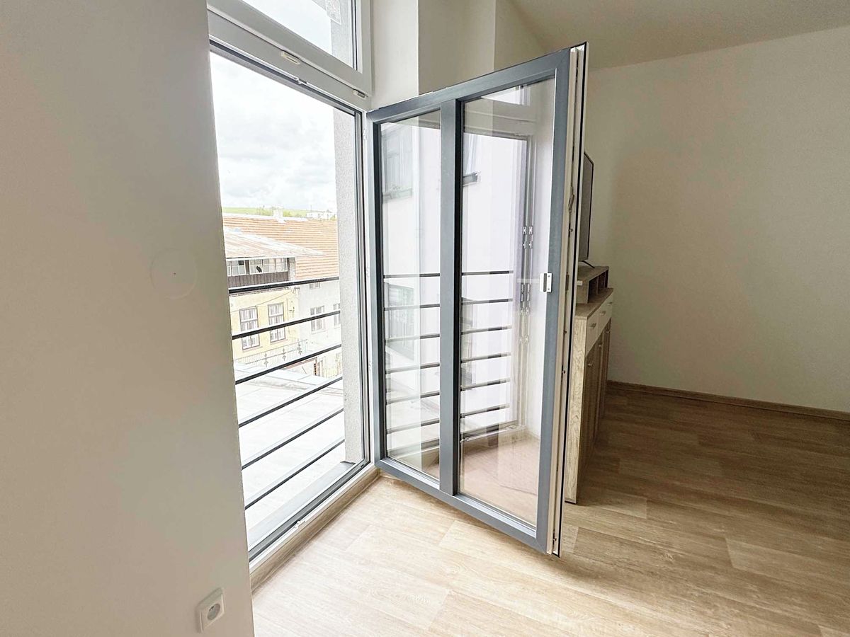 Pronájem bytu 2+kk 52 m² – fotografie 4