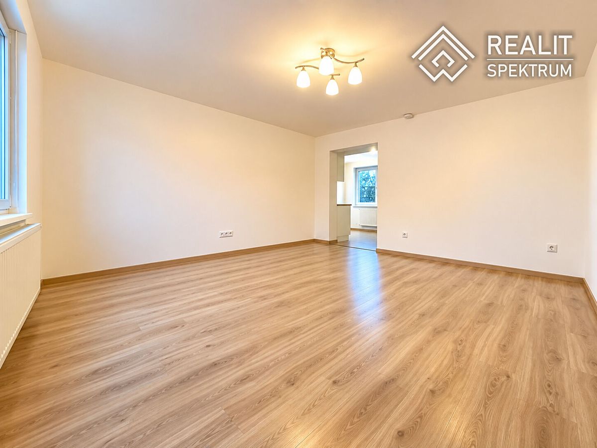 Pronájem bytu 2+kk 36 m² – fotografie 4