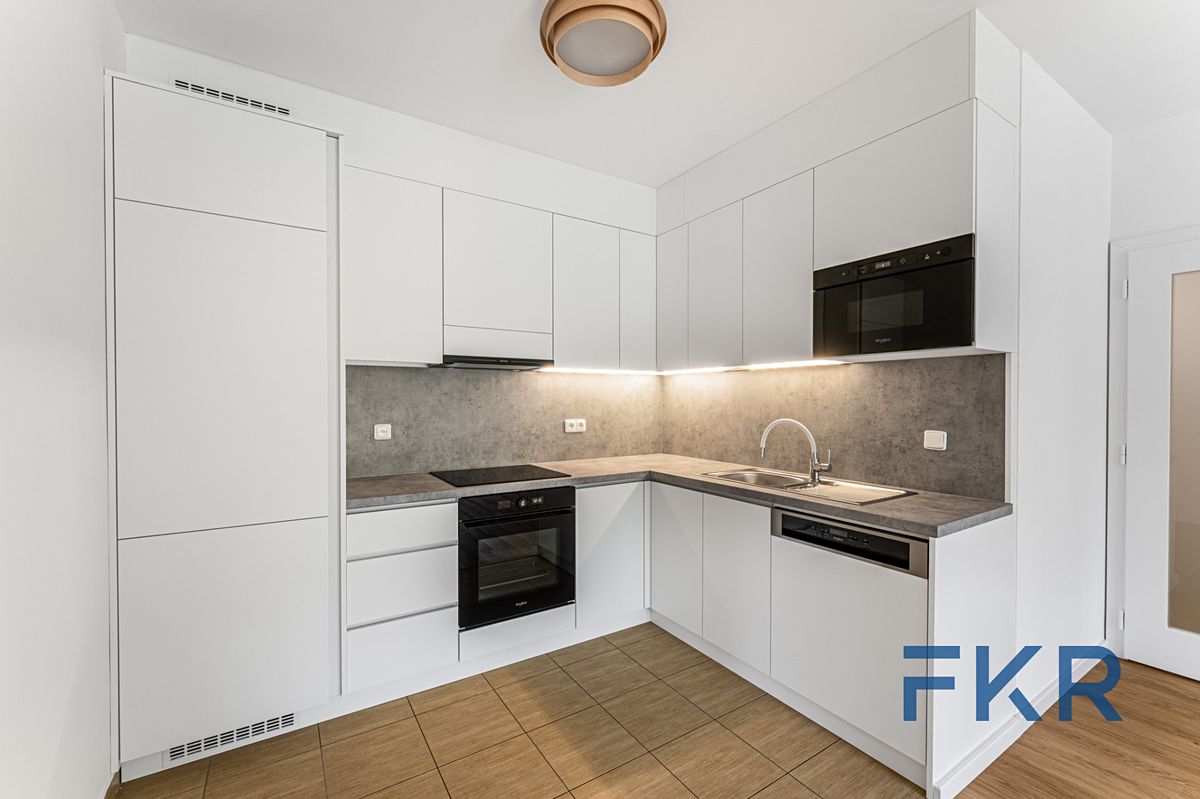 Pronájem bytu 3+kk 68 m² – fotografie 3