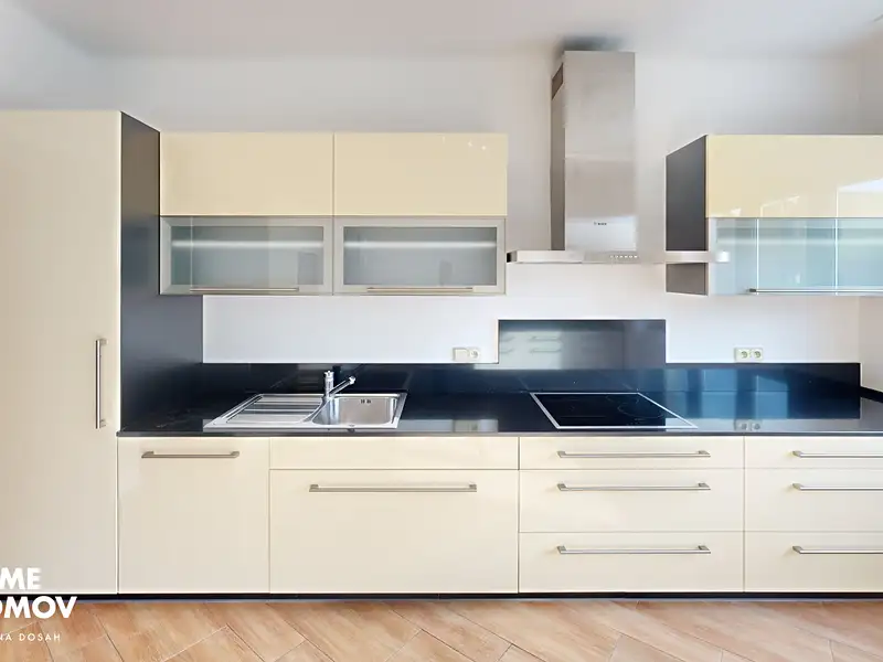 Pronájem bytu 3+1 77 m², Hulín – náhled fotky 2
