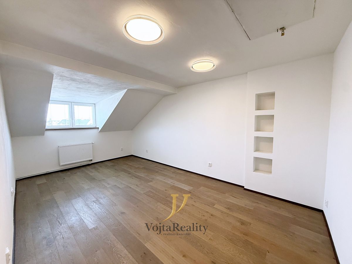 Pronájem bytu 3+kk 83 m² – fotografie 4