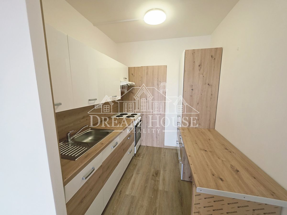 Pronájem bytu 2+kk 45 m² – fotografie 3