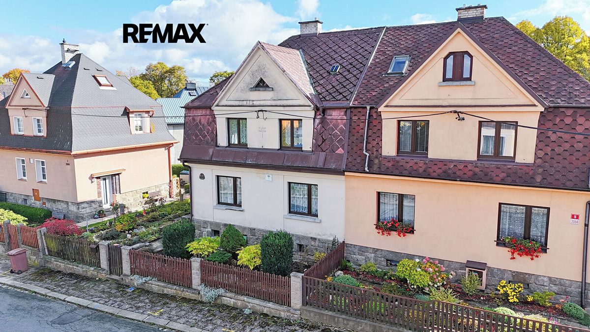 Prodej rodinného domu 160 m², pozemek 344 m² – fotografie 2