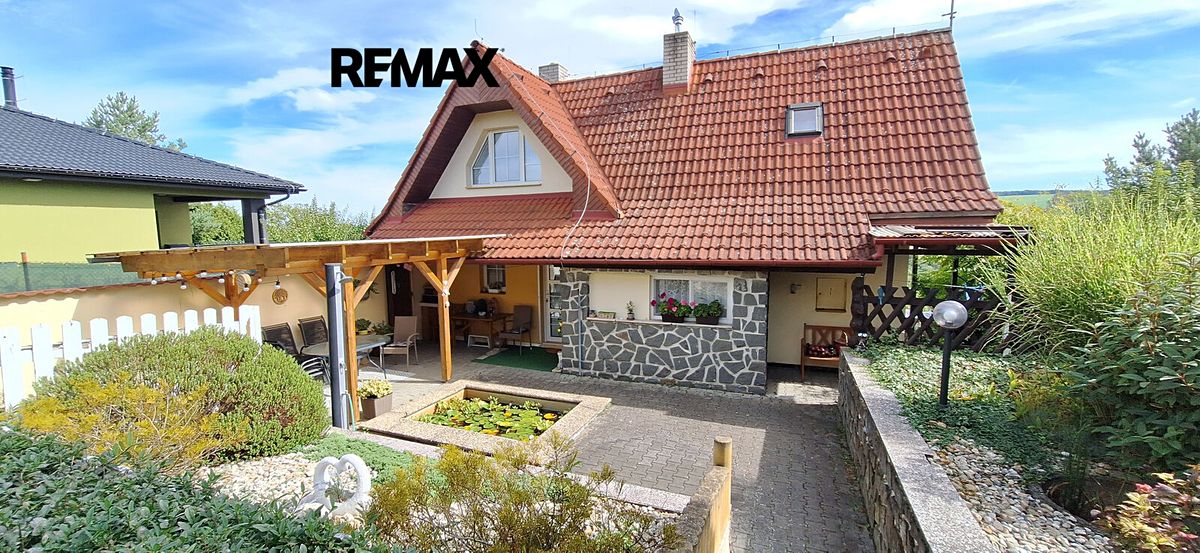 Prodej rodinného domu 92 m², pozemek 982 m² – fotografie 2