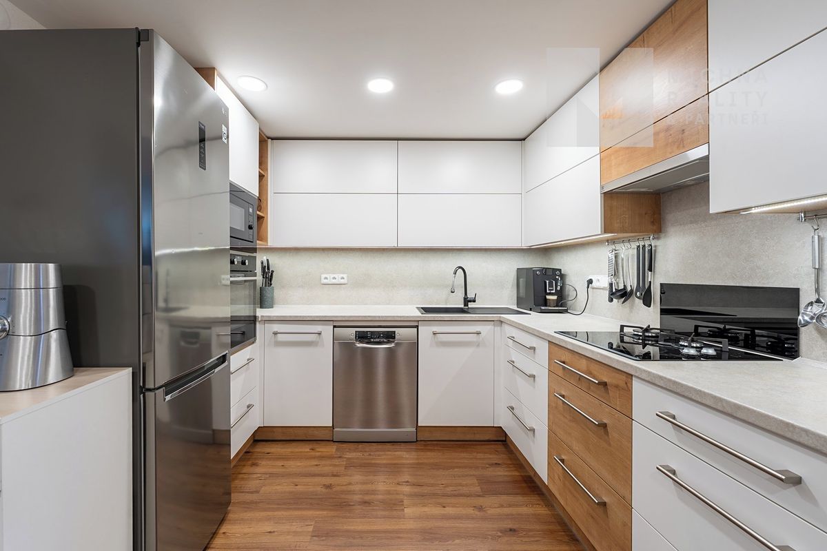 Prodej rodinného domu 190 m², pozemek 653 m² – fotografie 3