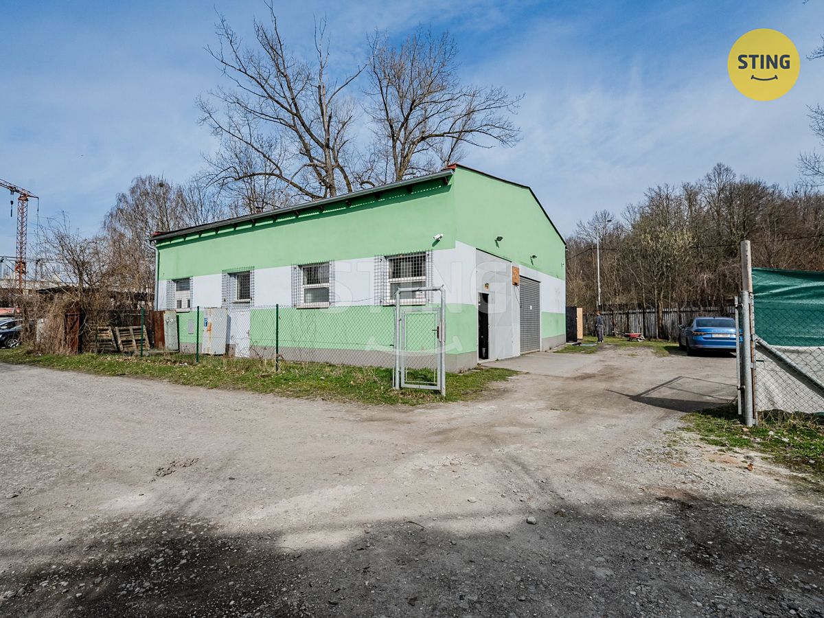 Prodej výrobní haly, prostoru 196 m² – fotografie 2