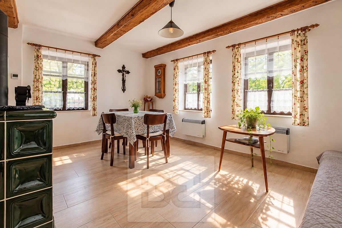 Pronájem rodinného domu 107 m², pozemek 693 m² – fotografie 4