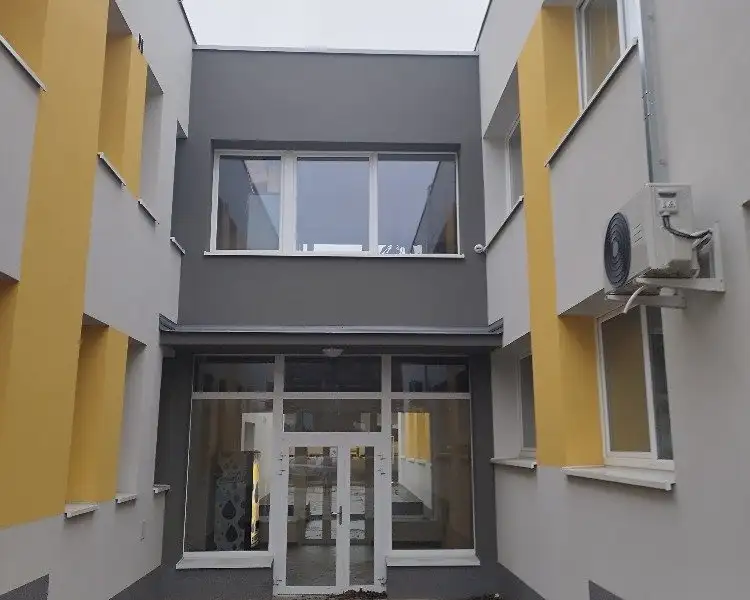 Pronájem obchodního prostoru 17 m², Hradec Králové – náhled fotky 3