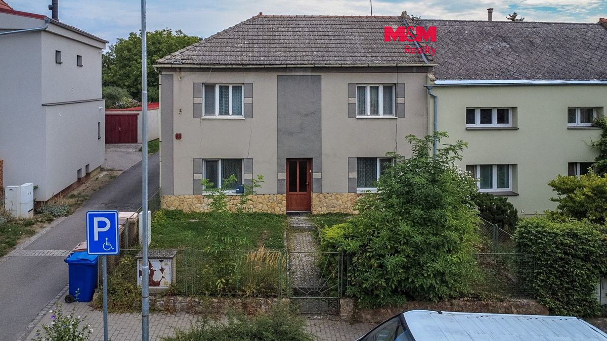 Prodej rodinného domu 200 m², pozemek 1595 m²