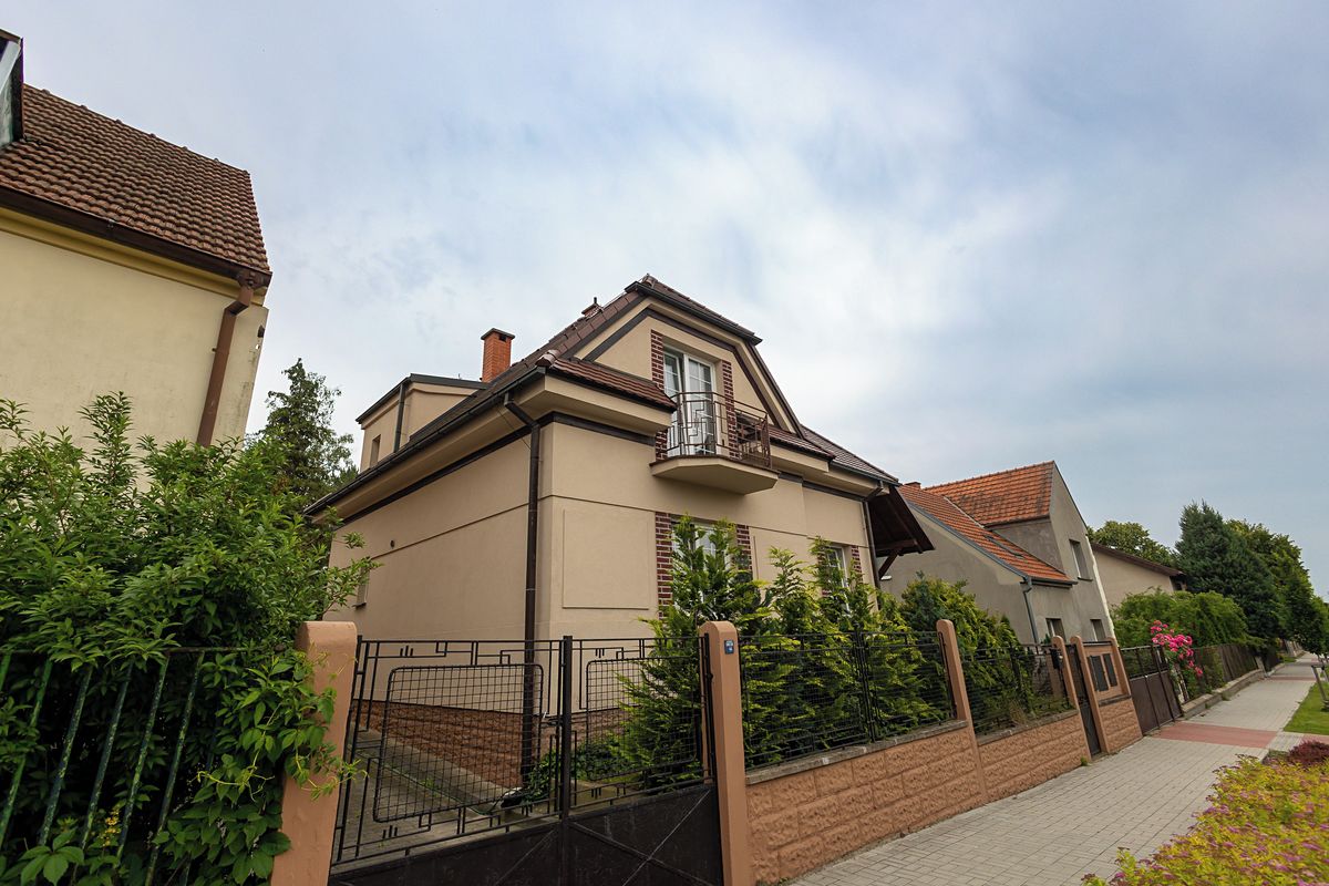 Prodej rodinného domu 125 m², pozemek 766 m² – fotografie 3