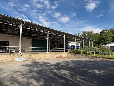 Pronájem skladového prostoru 1400 m²