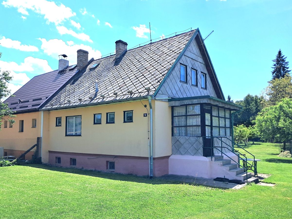 Prodej rodinného domu 100 m², pozemek 1008 m²
