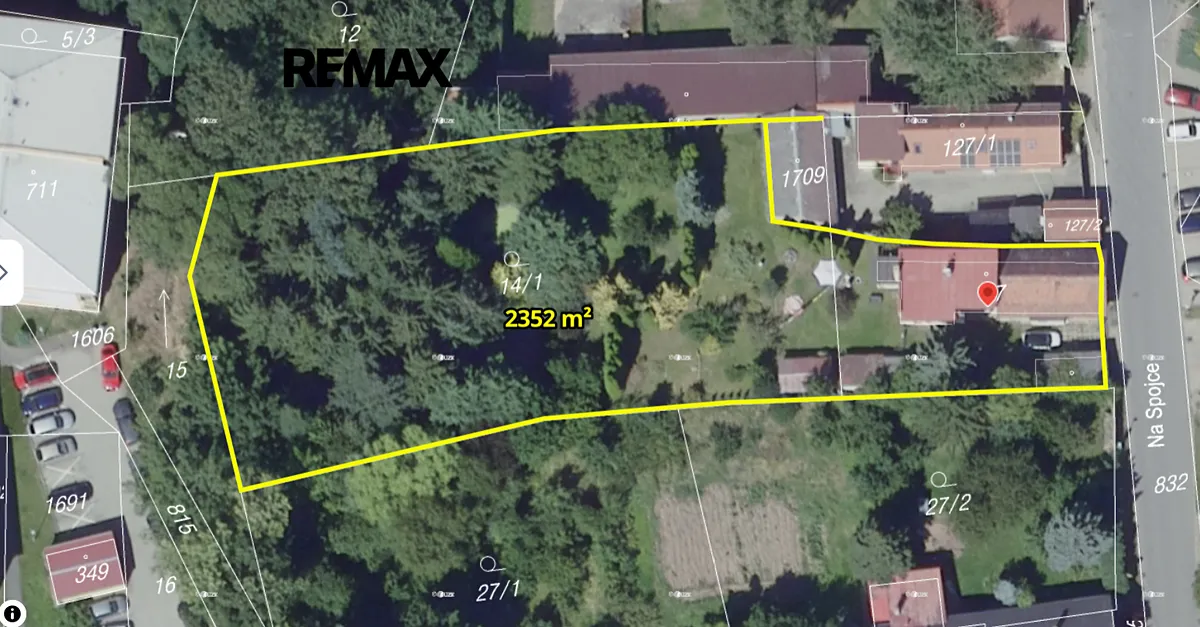 Prodej stavebního pozemku 2352 m²