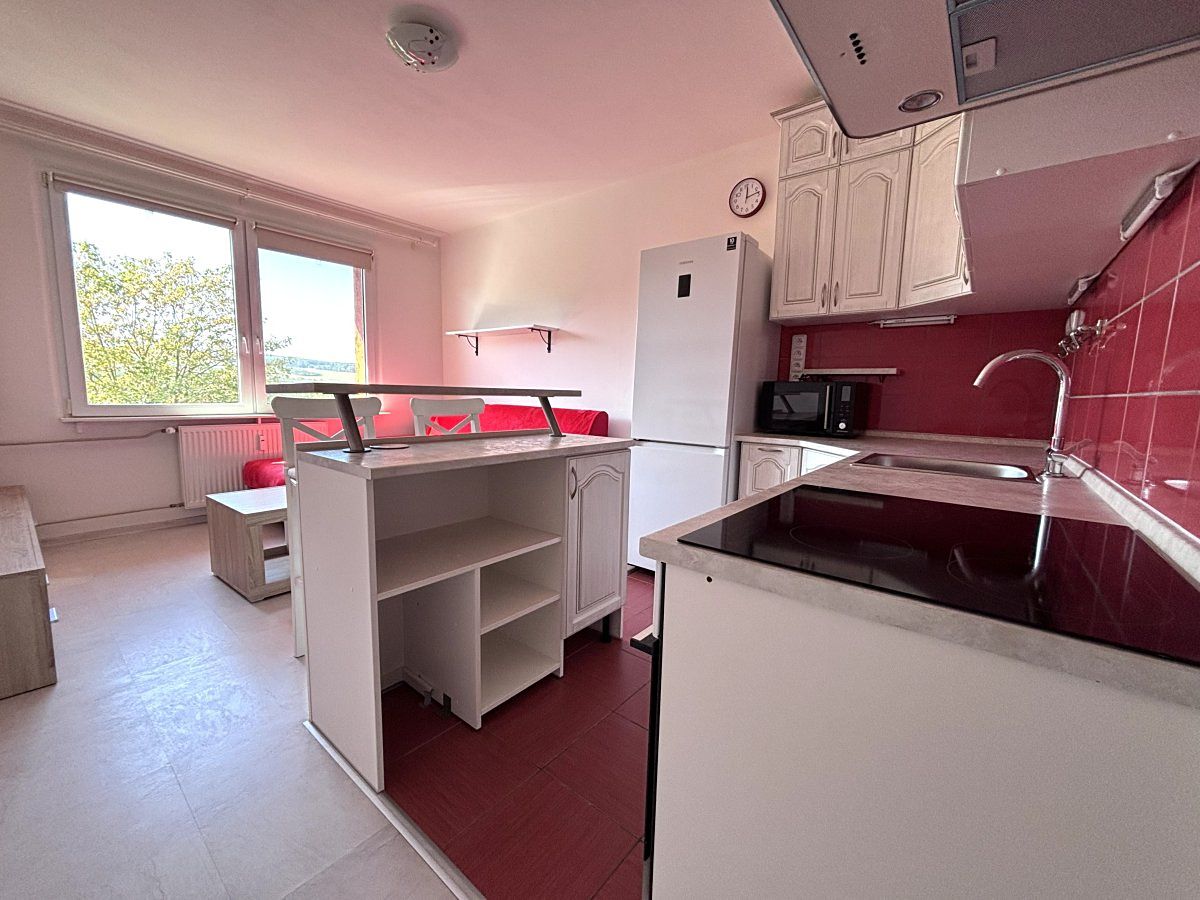 Pronájem bytu 2+kk 40 m² – fotografie 2