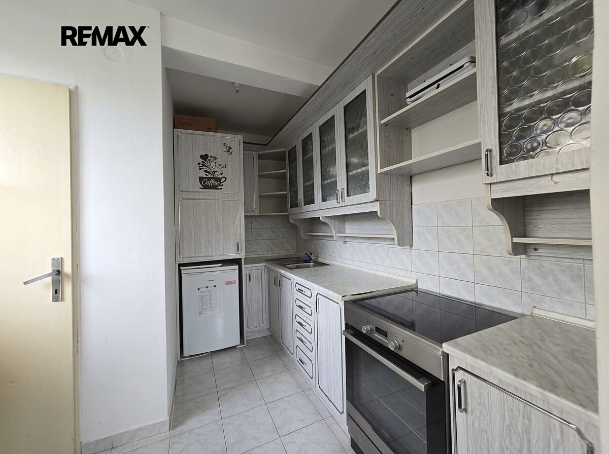 Prodej rodinného domu 260 m², pozemek 572 m² – fotografie 3