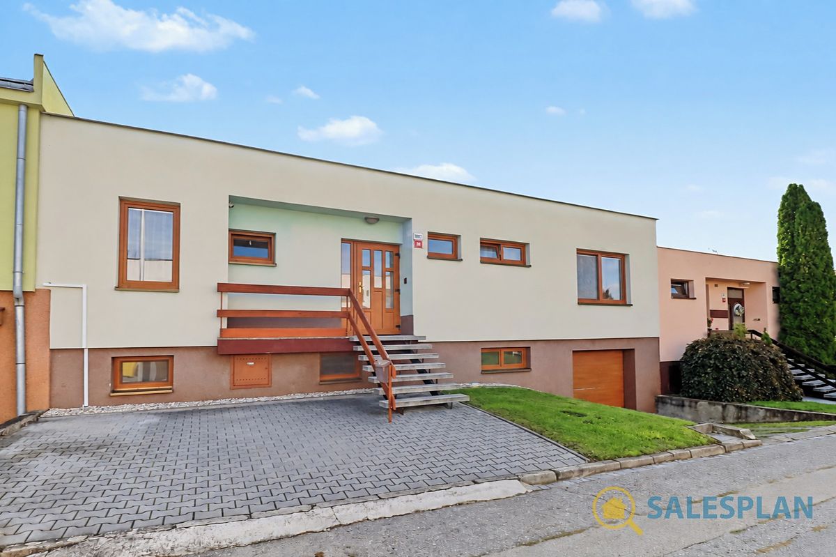 Prodej rodinného domu 233 m², pozemek 266 m²