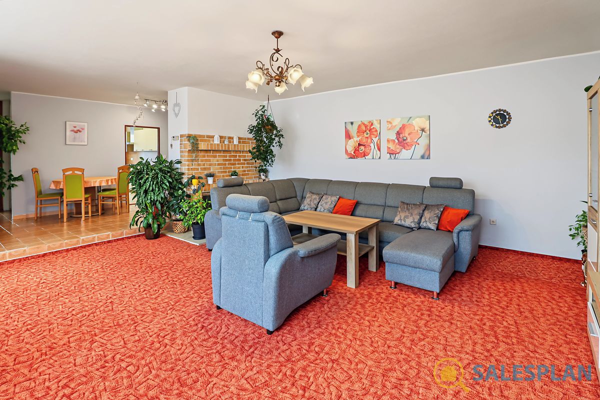 Prodej rodinného domu 233 m², pozemek 266 m² – fotografie 4