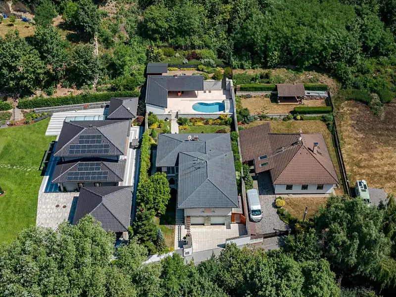 Pronájem rodinného domu 241 m², pozemek 1654 m², Benátky – náhled fotky 3