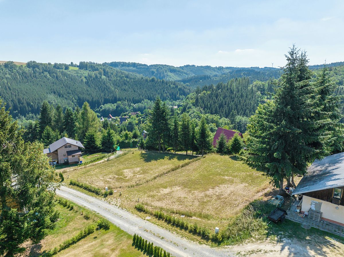 Prodej stavebního pozemku 829 m² – fotografie 3