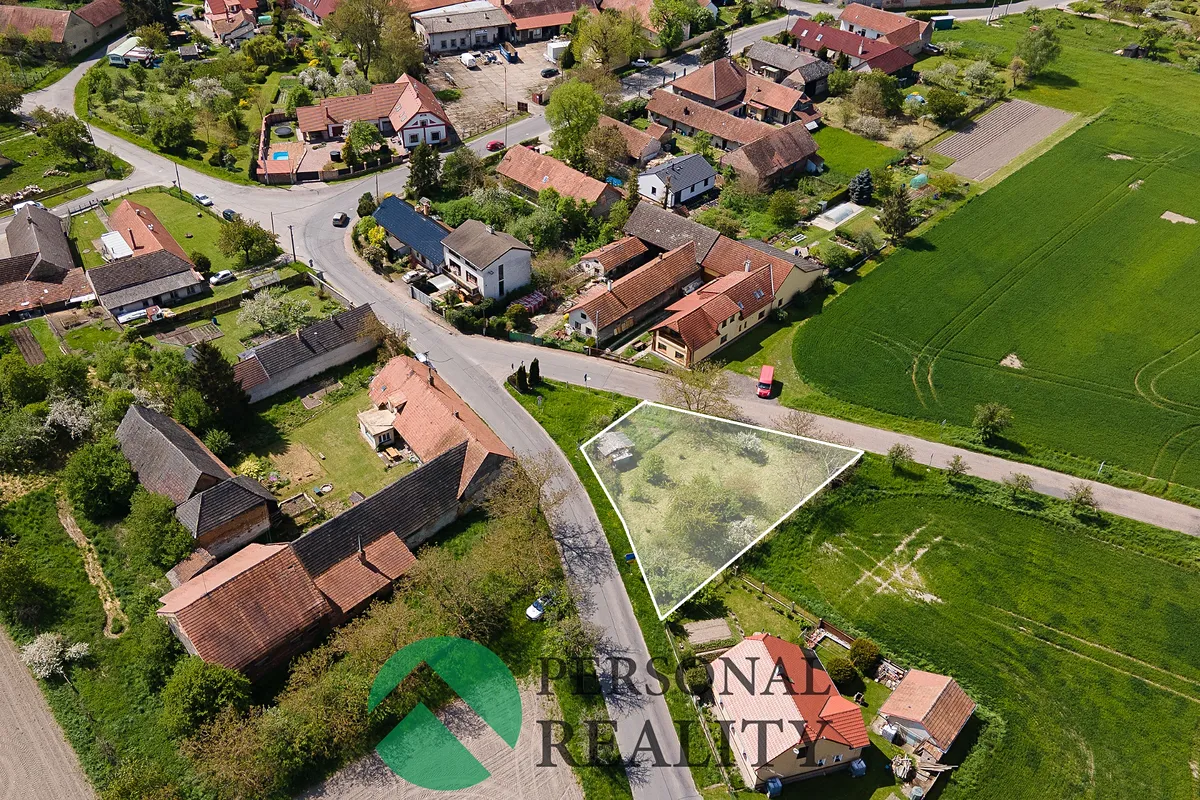 Prodej stavebního pozemku 910 m²