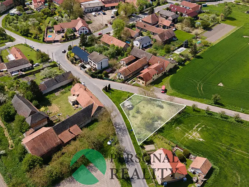 Prodej stavebního pozemku 910 m², Moravany – náhled fotky 1