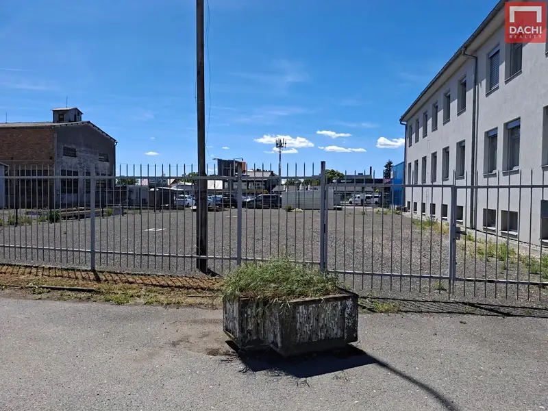 Pronájem komerčního pozemku 1087 m², Olomouc – náhled fotky 3