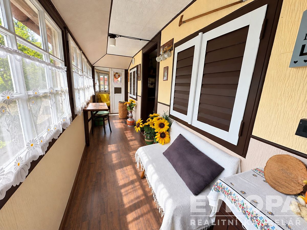 Prodej chaty 42 m², pozemek 1 m² – fotografie 2