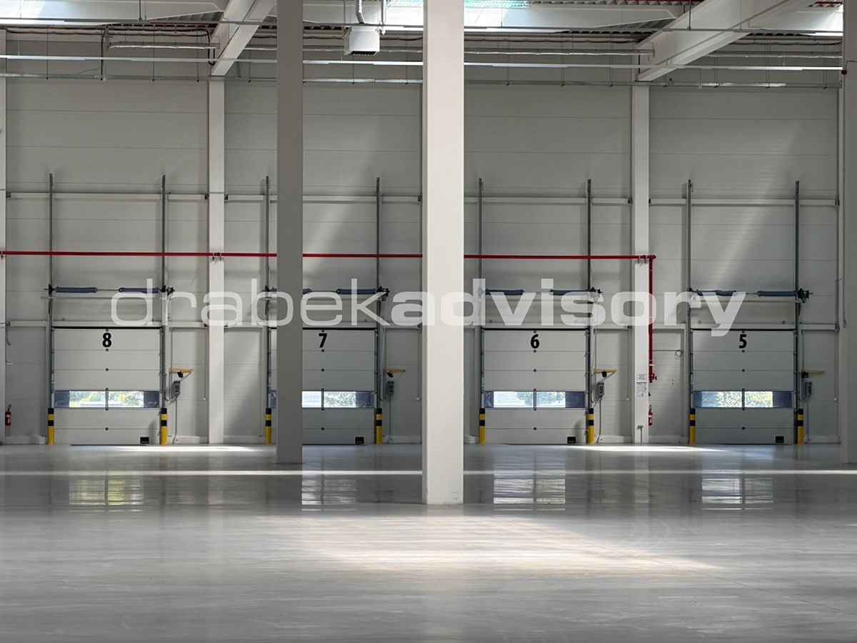 Pronájem skladového prostoru 4439 m² – fotografie 5