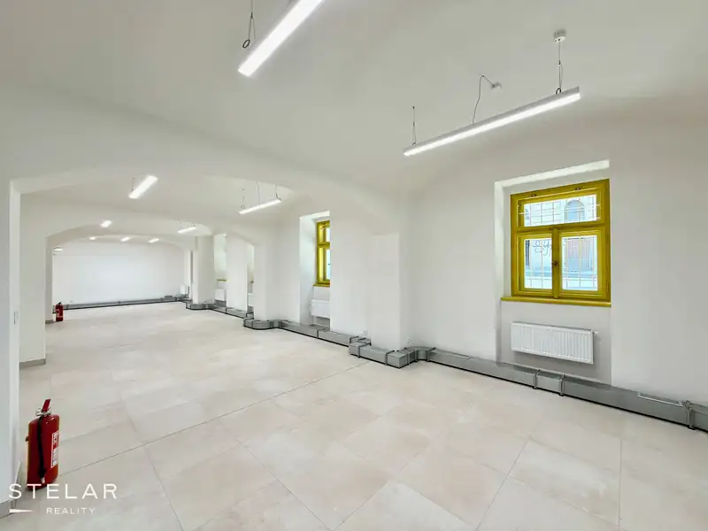 Pronájem obchodního prostoru 137 m², Praha – náhled fotky 1