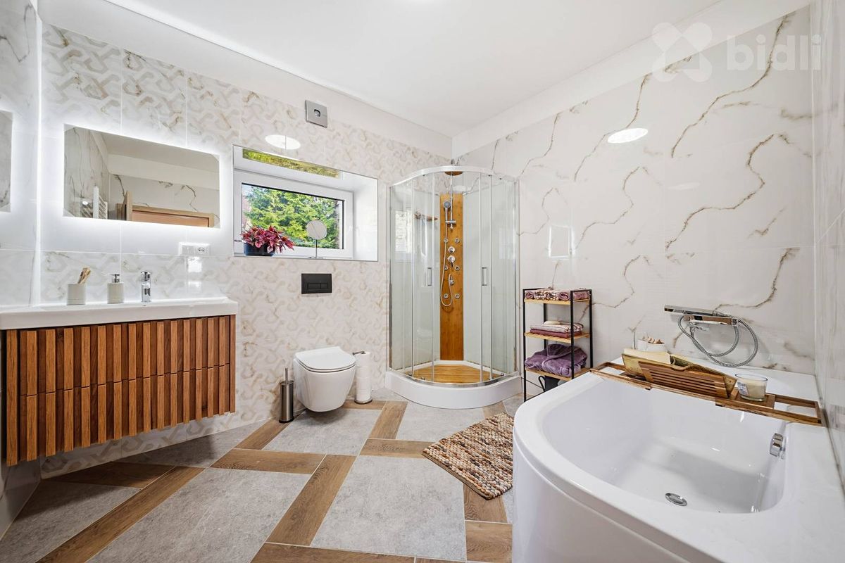 Prodej rodinného domu 210 m², pozemek 835 m² – fotografie 4