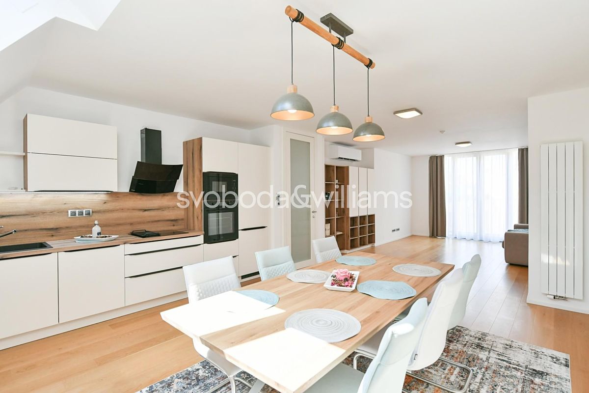 Pronájem bytu 3+kk 94 m²